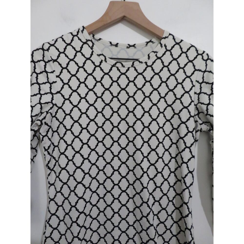 J. Mclaughlin Womens Sz S Black White Geometric Stretch 3/4 Sleeve Top - Picture 3 of 4